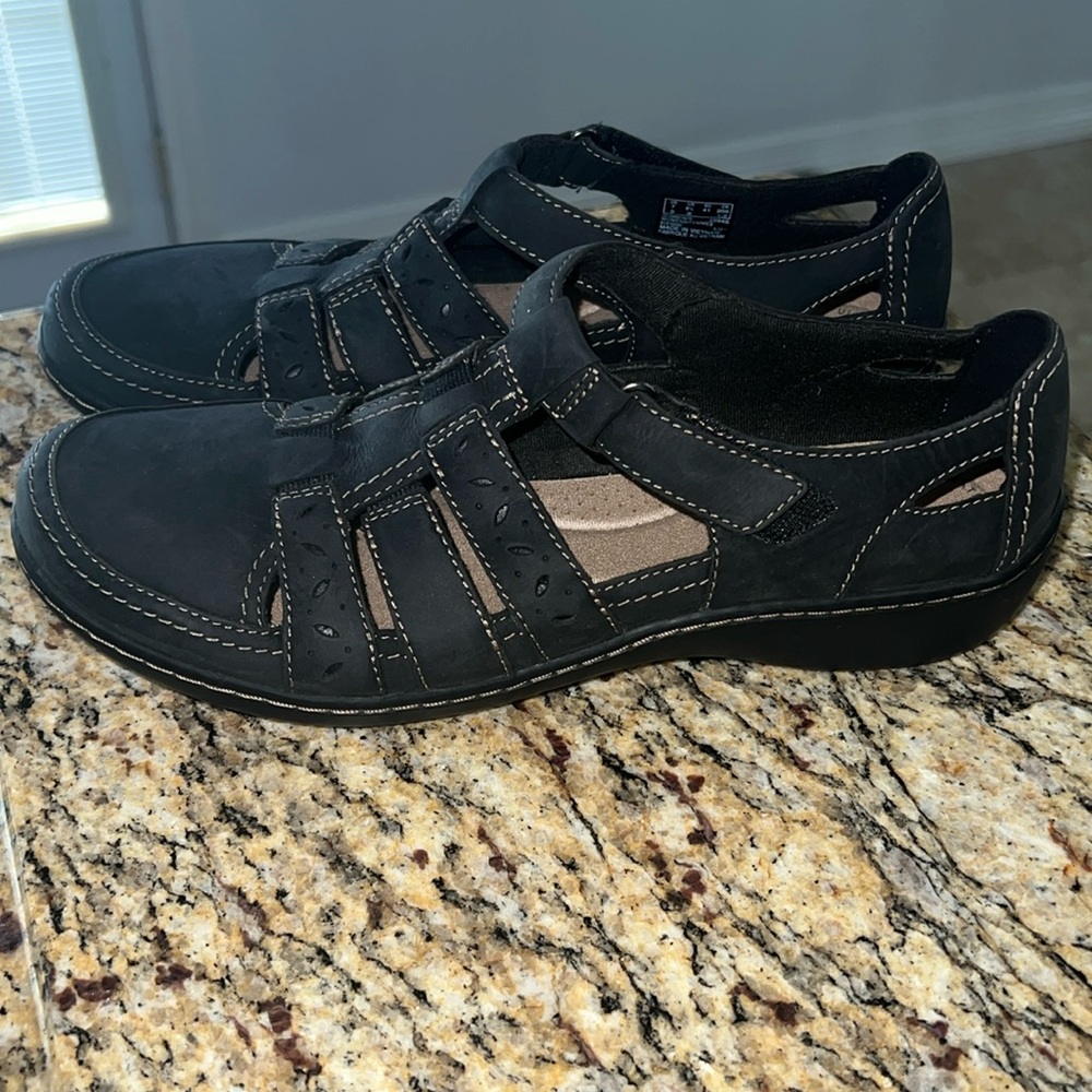 Clark’s Collection Cora River Fisherman             Color Black